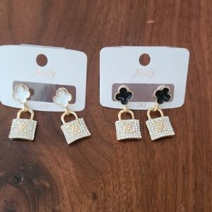 Fashion Jewelry Gold and Black/White Clover Earrings